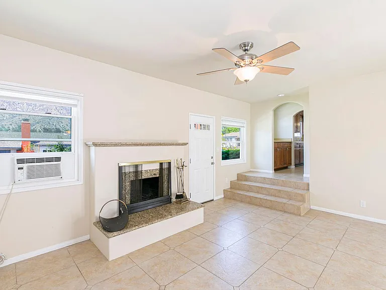 10929 Whitegate Ave — Photo 22