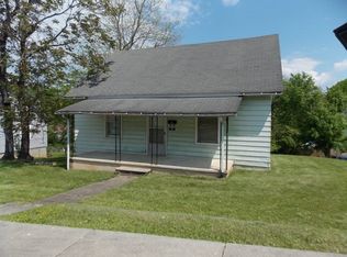 61 First St, Marion, NC 28752