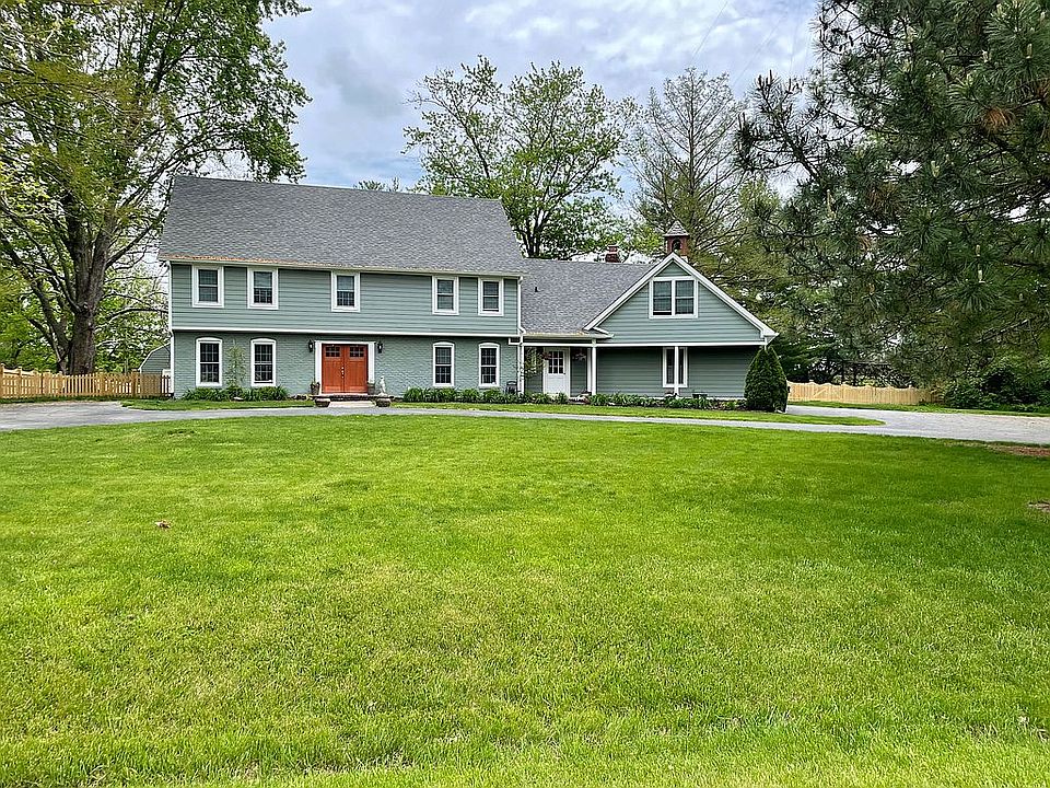 2nd image of 9803 Deerfield Cir