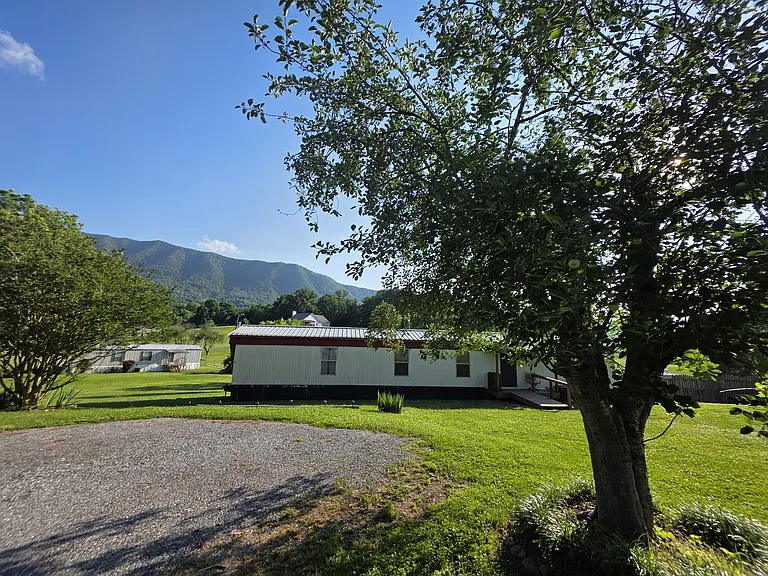 Red Plum Ln — Photo 35