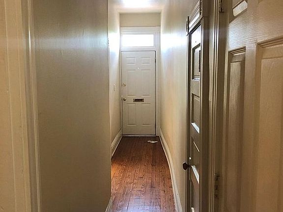 2nd image of 1820 W Cary St #A
