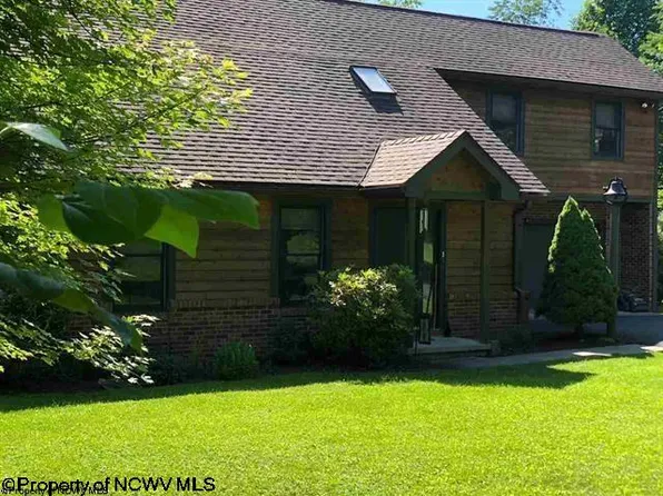 871 Pineview Dr, Elkins, WV 26241