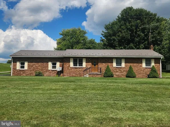 72 High Rock Rd W, Hanover, PA 17331