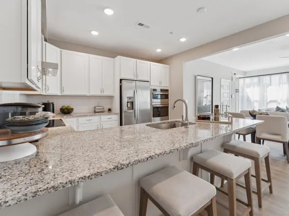 600 Hedrick Ridge Rd #112, Cary, NC 27519