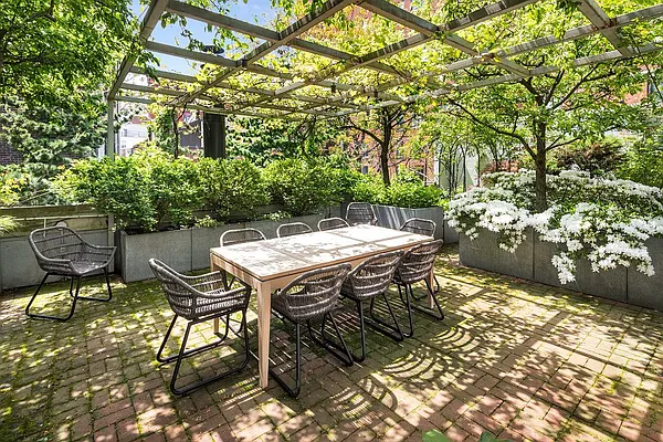 Rented by Dolly Lenz Real Estate LLC | media 6