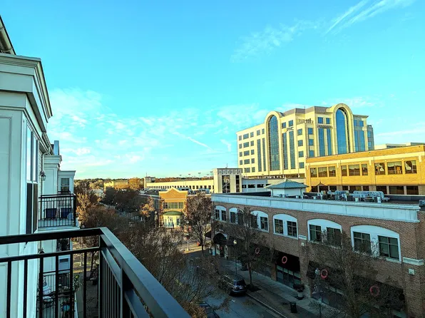 670 Town Center Dr Unit 408, Newport News, VA 23606