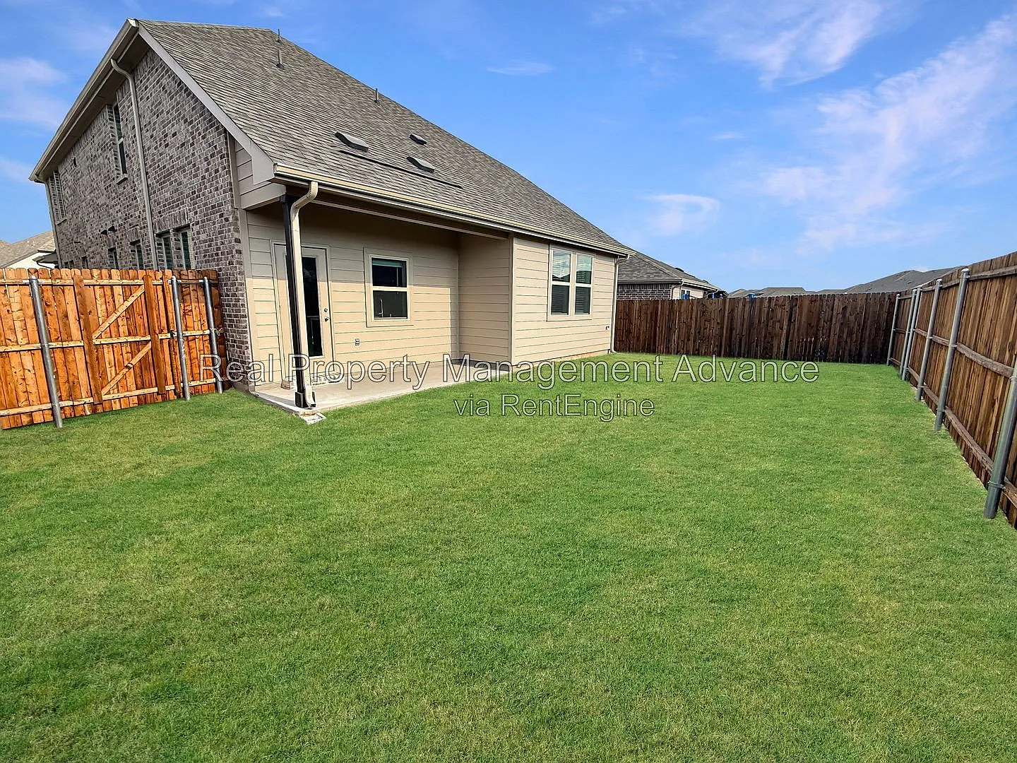 5 bed, 4.0 bath, 3083 sqft, $2,895 — Photo 4