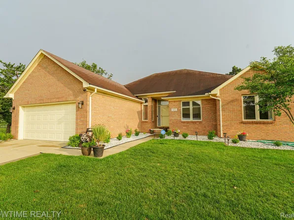 3111 Ramzi Ln, Auburn Hills, MI 48326