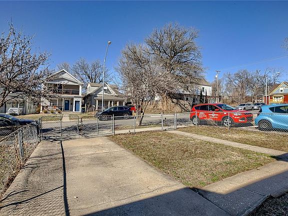 5th image of 4509 Tracy Ave