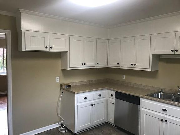 4th image of 184 Carrol Dr