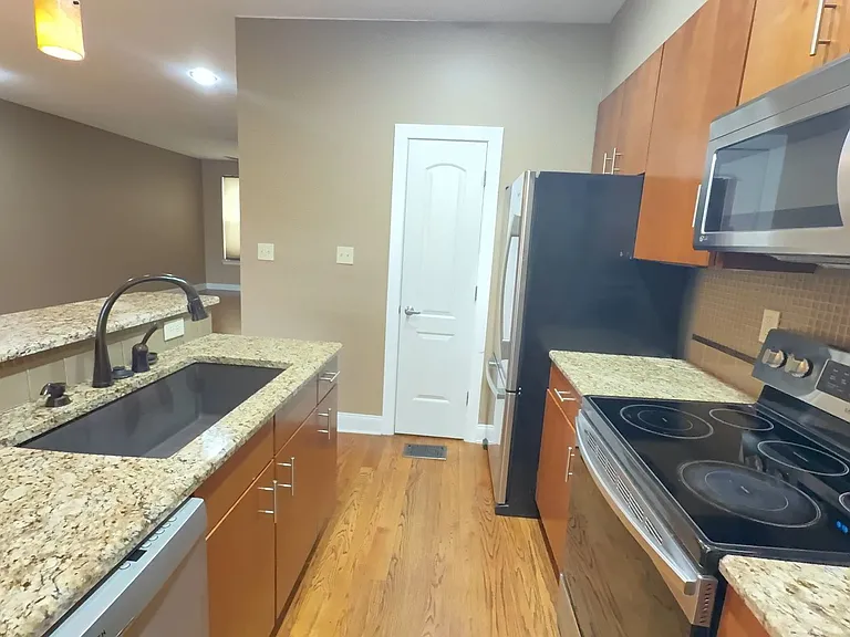 61 Vance Ave #61 — Photo 5
