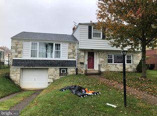 1007 Larkspur St, Philadelphia, PA 19116