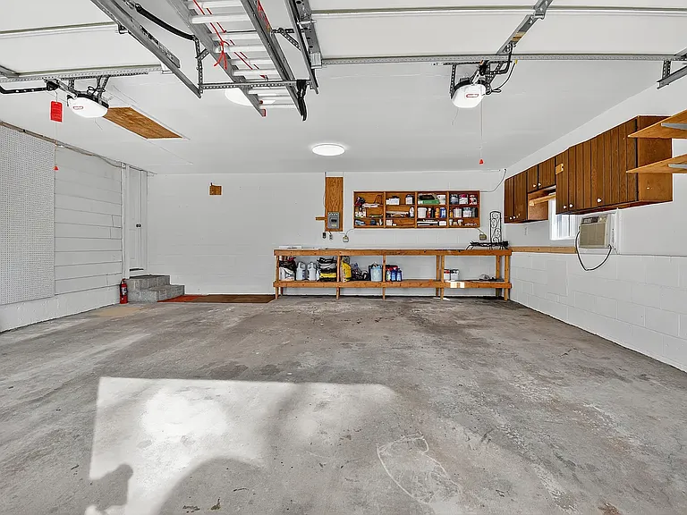 6009 Pratt St — Photo 23