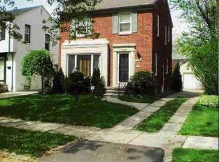 5220 Hillcrest St, Grosse Pointe, MI 48236