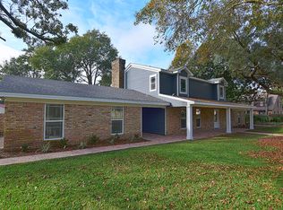 832 Bay Cliffs Rd, Gulf Breeze, FL 32561