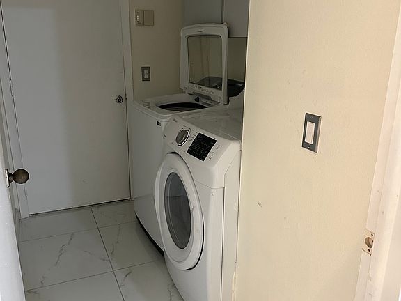 4th image of 3310 W Price Blvd