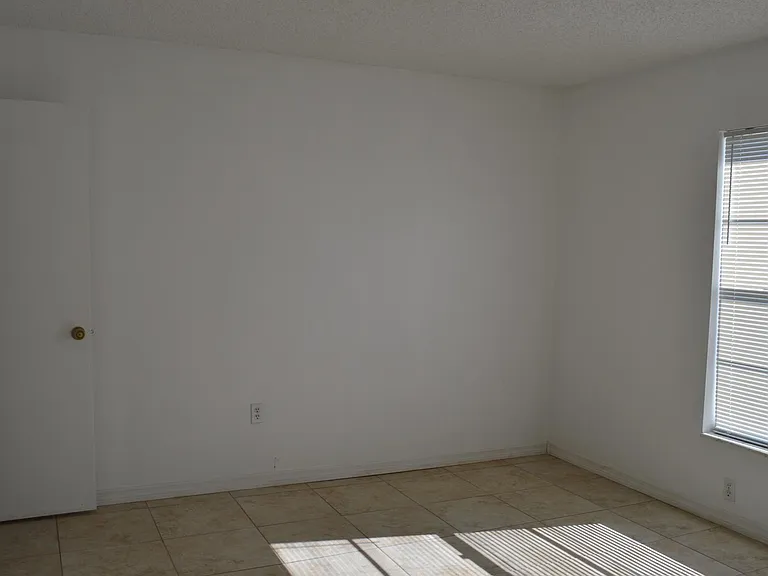 12373 Shafton Rd — Photo 5
