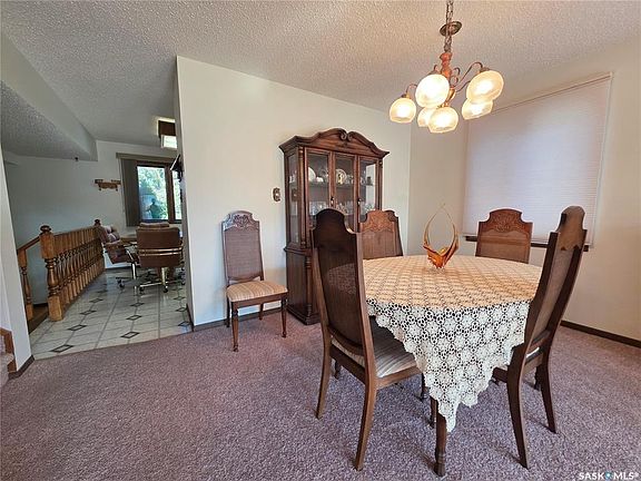 4th image of 411 Milburn CRESCENT