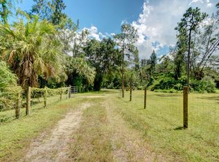 852 Hyde Park Rd, Loxahatchee, FL 33470