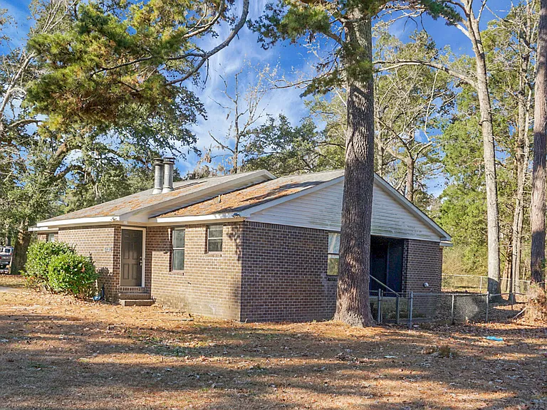 158 Hummingbird Ave #B — Photo 4