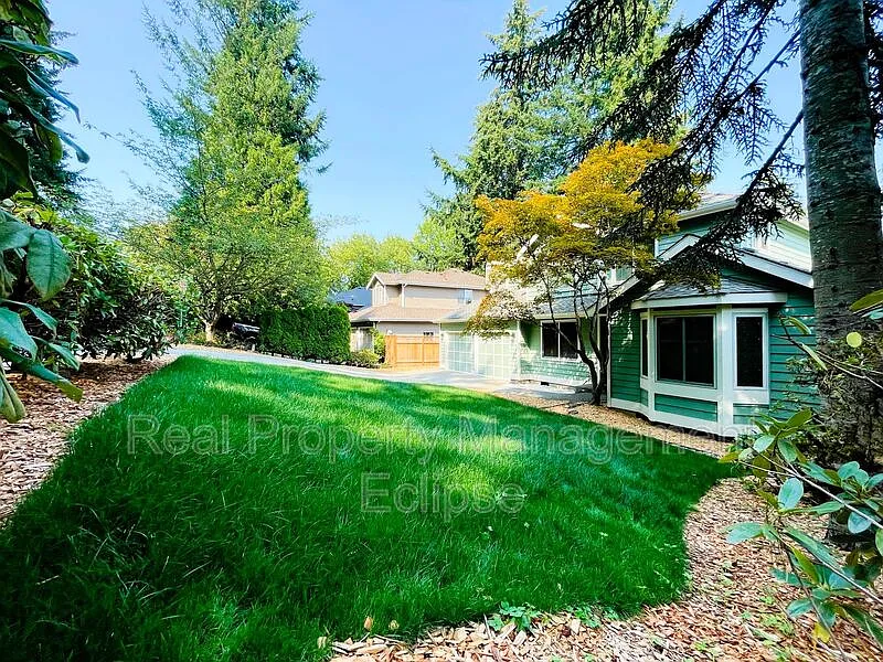 10316 176th Ave NE