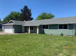 2979 Tahitian Ave, Medford, OR 97504