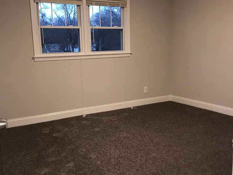 2423 Lydia Ave — Photo 7