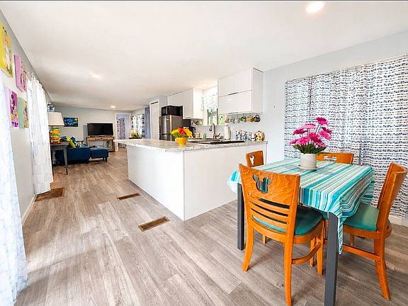 4th image of 11240 Amy Ln #100N