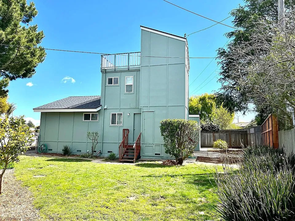 625 Cedar St