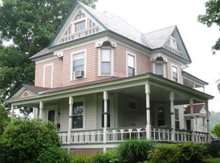 109 High St, Greenfield, MA 01301