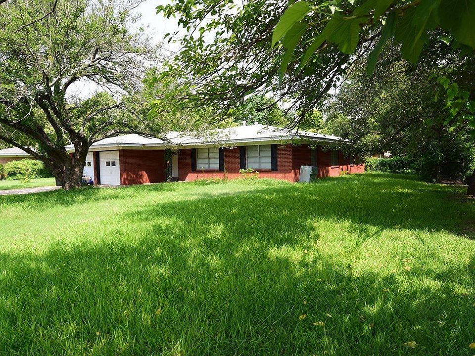 2nd image of 3309 Meadow Oaks Dr