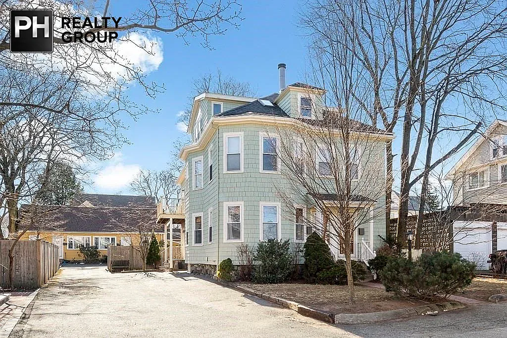 2 bed, 1.5 bath, 1230 sqft, $3,000 — Photo 1
