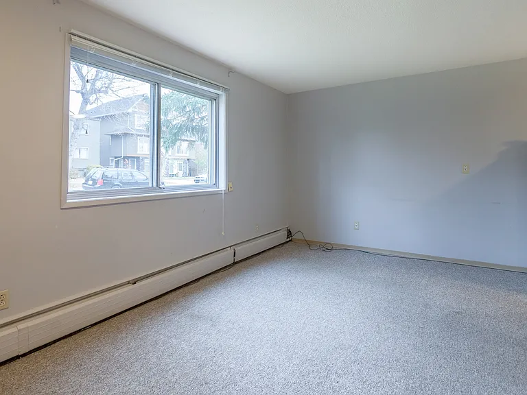 313 3rd Ave NE #9 — Photo 6