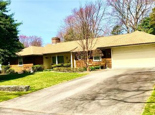 53 Pocono Dr, Warwick, RI 02888