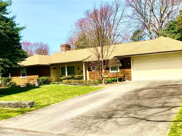 53 Pocono Dr, Warwick, RI 02888