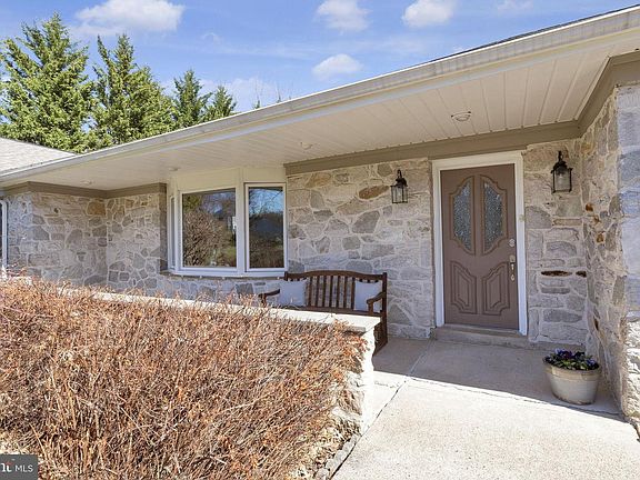 2nd image of 343 Andrew Rd