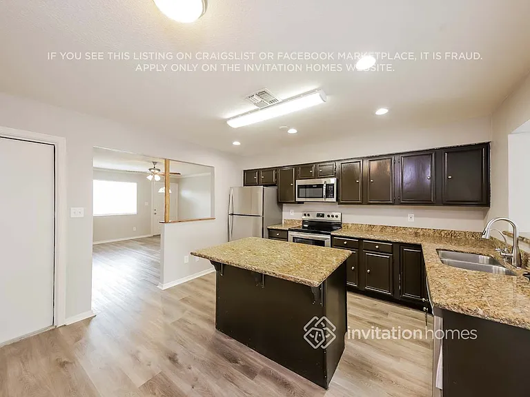 18423 N 32nd Ln — Photo 6