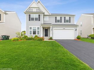 1369 W Courtland St, Mundelein, IL 60060