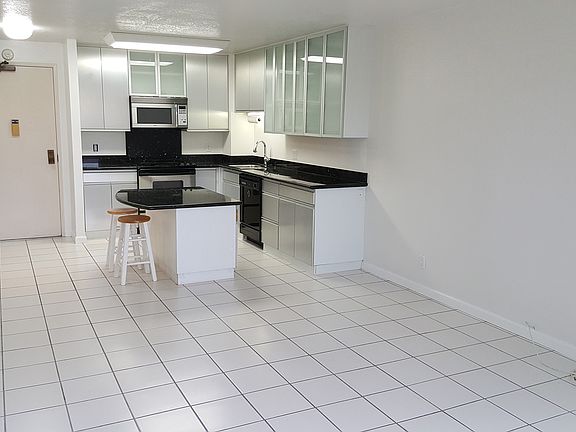 Kitchen & living room 