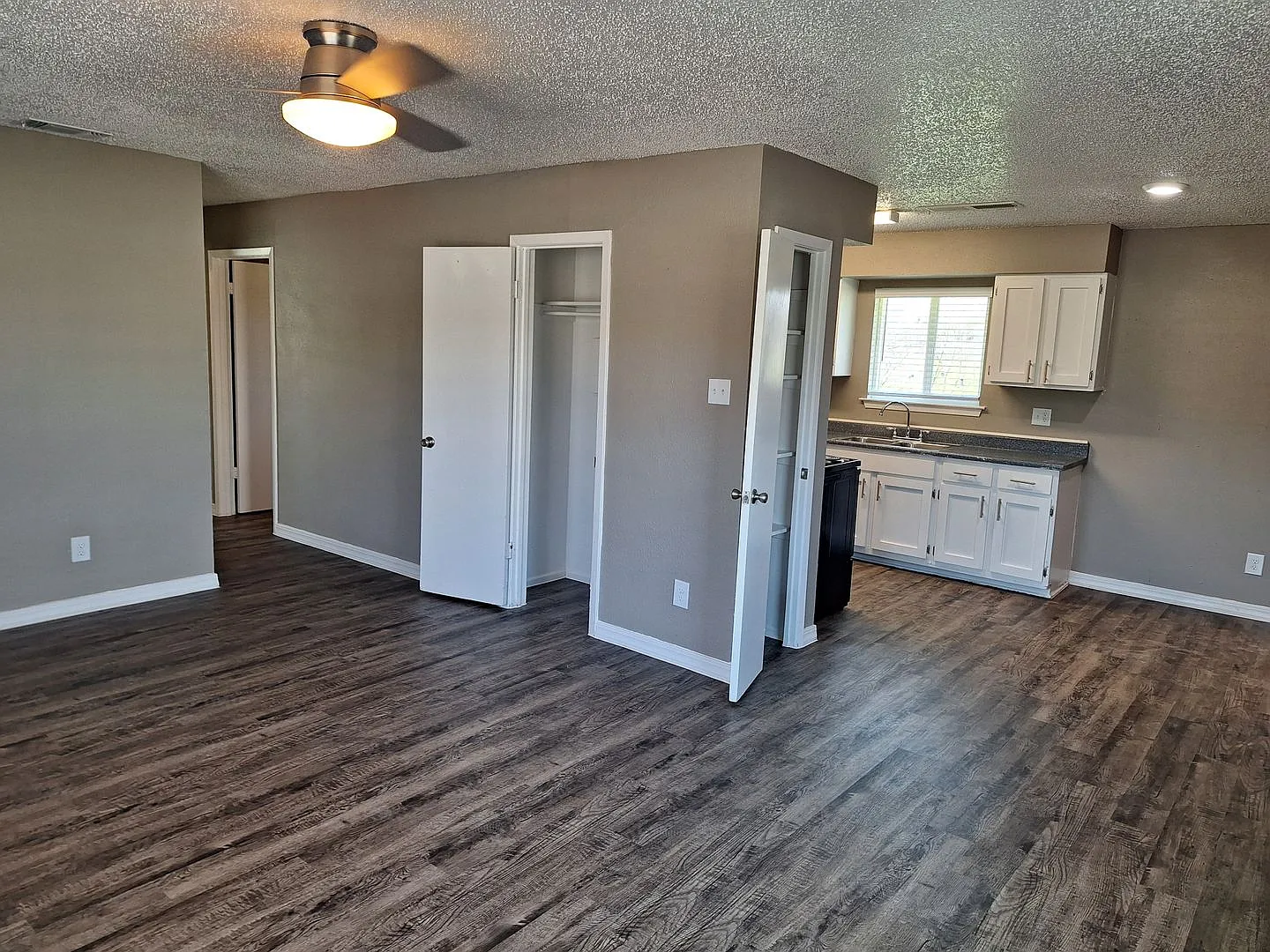 2815 Wheatfield Dr. — Photo 2