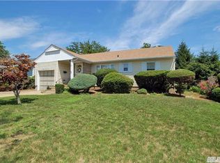 2125 Longfellow Ave, East Meadow, NY 11554