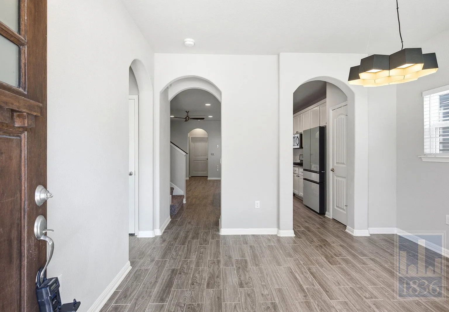3 bed, 3.0 bath, 1966 sqft, $2,295 — Photo 3