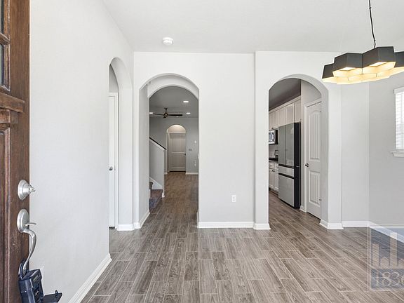 3rd image of 5916 Corrine Ln