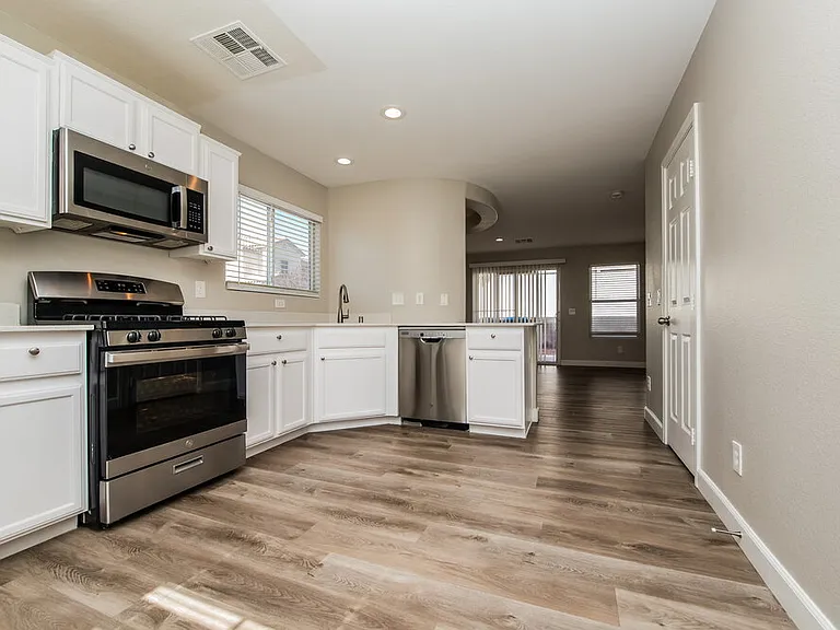 8013 Indian Blanket St — Photo 8