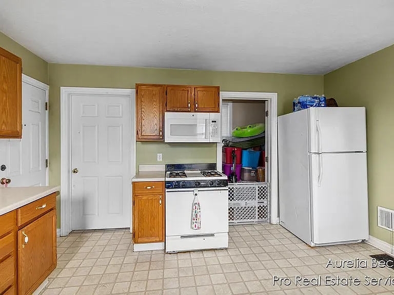 Updated Kitchen with new flooring.