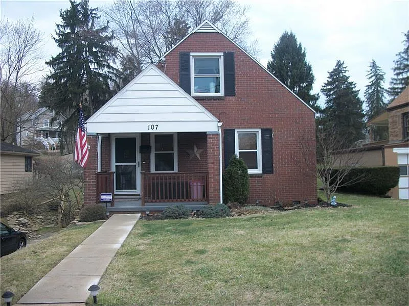 107 Freda St photo 1