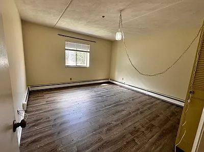 1 bed, 9999 sqft, $2,200 — Photo 2