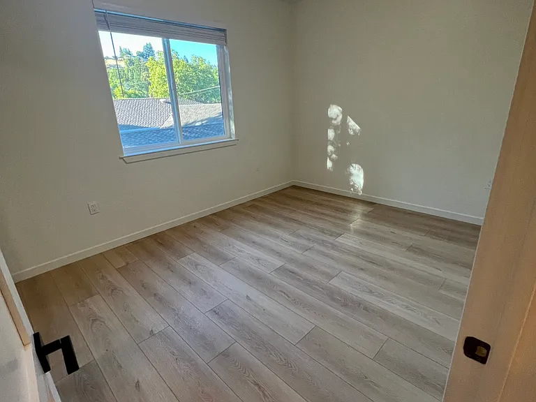 237 Cameo Dr — Photo 16