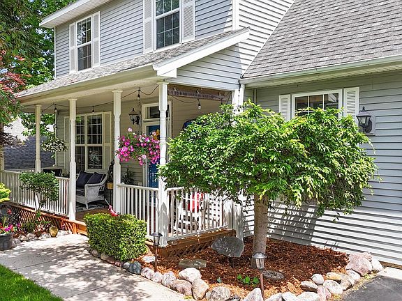 3rd image of 3611 Oxford Dr