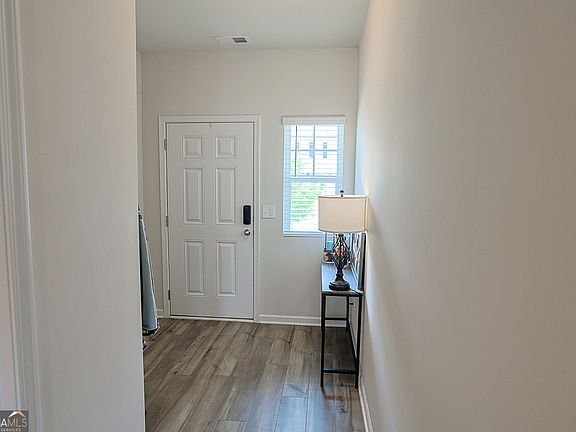 3rd image of 84 Regent Park